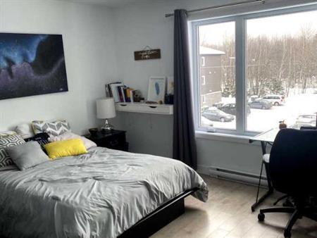 Rare Grand 6 ½ (4 Chambres) – Style Condo – Secteur des Écoles