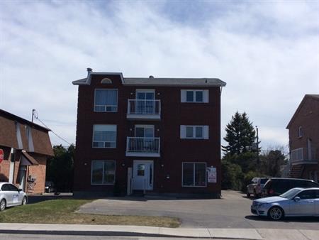 Charmant 3 1/2 (1 Chambre) Rénové