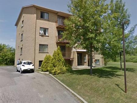 Grand 51/2 Delson , libre premier juillet