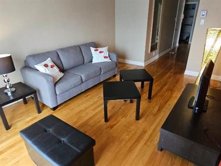 4 1/2 MEUBLÉ + laverie incluse @ louer JUILLET - Face Métro Viau