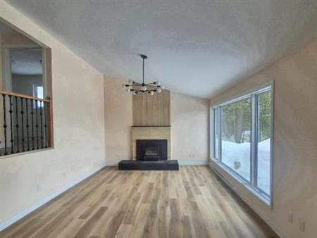 Magnifique maison entièrement rénovée à Sainte‑Adèle à louer