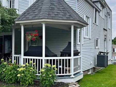 Maison avec garage à louer