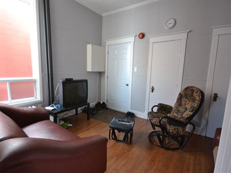 2 1/2 Semi-meublé Près Des écoles