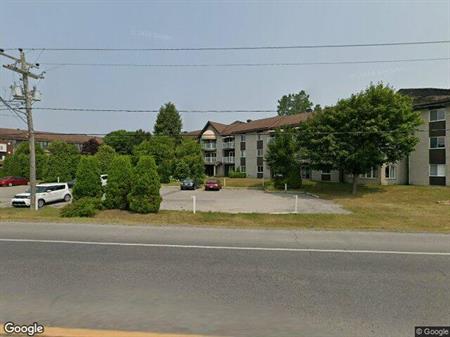 1 CH - 1 SDB - Saint-Charles-Borromée - $1,095 /mo