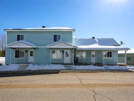 BEAU 4 1/2 - LIBRE IMMÉDIATEMENT