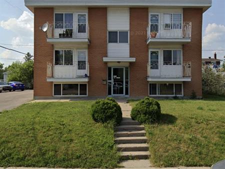 Rapibus Labrosse à Une Minute De Marche