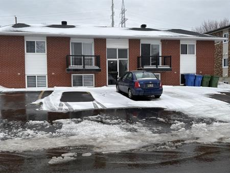 4 1/2 Rénové Secteur Tranquille