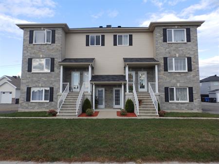 Logement 4 1/2 1 E étage Style Condo