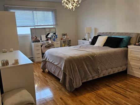 Montréal,5½ Haut-duplex,libre Juillet