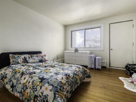 Loft à louer Sainte-Foy / Sillery août 2026