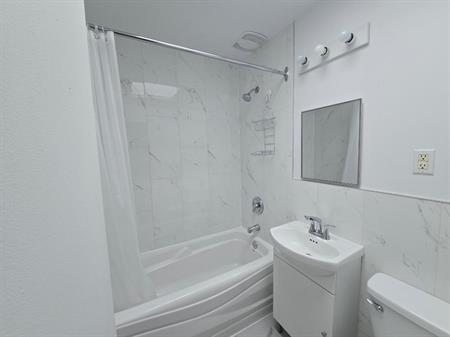 3 1/2 For rent / 3 1/2 À louer