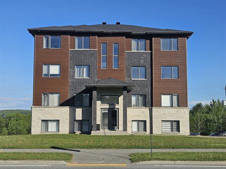 BEAU 5 1/2|THERMOPOMPE|2 STATIONNEMENTS