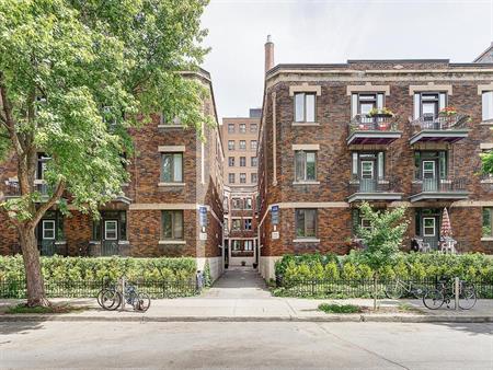 2 Bedroom - 3655 Ste-Famille, Montréal