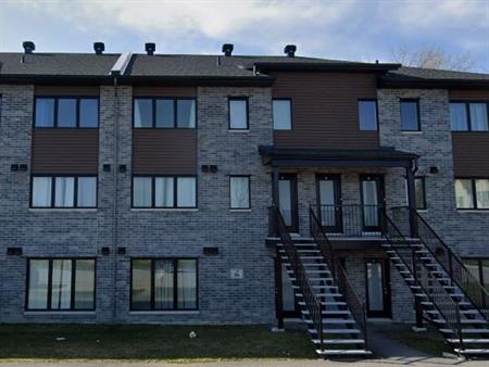 (Aylmer) Appartement Style Condo Près Des Galeries D'Aylmer!