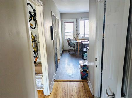 Appartement 2 chambres dans Ahuntsic centre (Montréal)