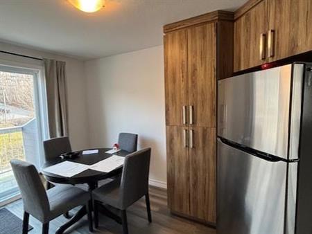 4 1/2 à louer à Bromont