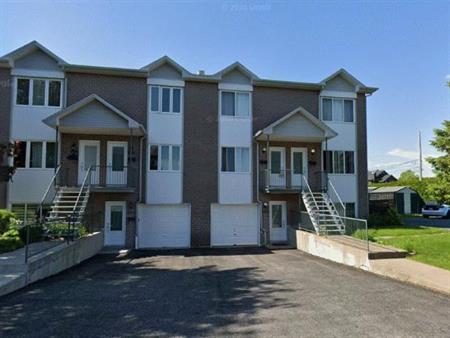 5 1/2 - Sainte-Julie - 1 995 $/mois