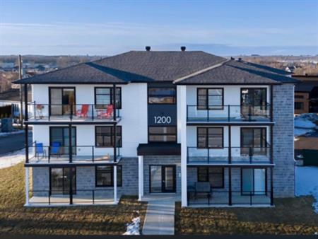 TERRAIN DISPONIBLE 6PLEX