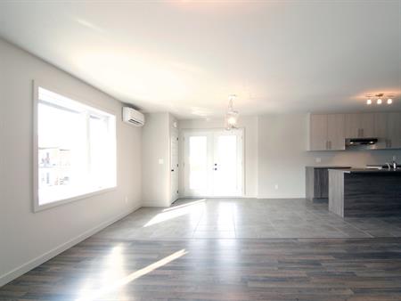 4 1/2 QUADRUPLEX SHERBROOKE(ROCK FOREST)