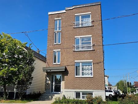 BEAU GRAND 3 1/2 BIEN SITUÉ À HULL