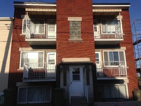 Lachine 3 ½ Disponible a partir du1 mai, 2 balcons, cour