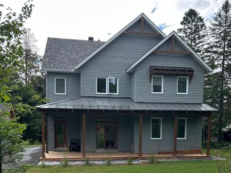 Grand logement 2 chambres avec terrain