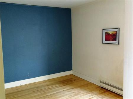 Immeuble - 183-193 Principale Est Magog Charmant 3 1/2 à Louer