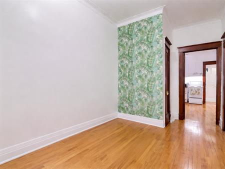 Studio Face Au Métro Laurier