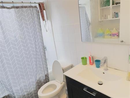 Immeuble - 475 7e Avenue 4 1/2 à Louer