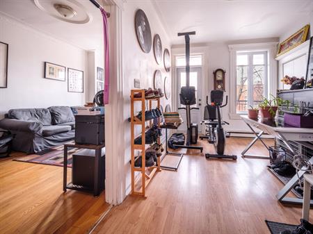 Grand 4 1/2 Avec Cachet HOMA