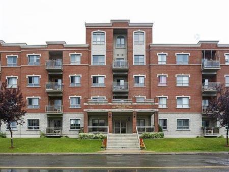 Appartement Saint-Laurent (Montréal) À Louer