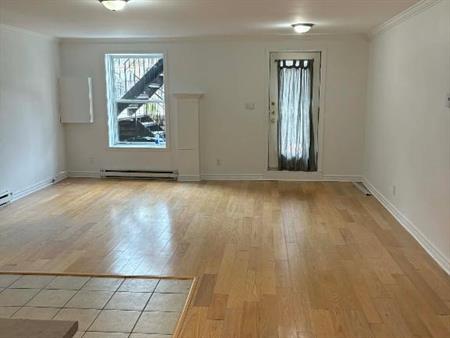 Charmant 41/2 Le Plateau