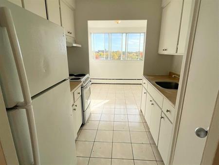 2 CH - 1 SDB - Montréal - $1,595 /mo