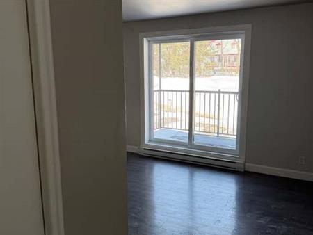 À LOUER : Appartement 3 1/2