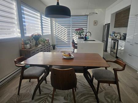 Appartement 5 1/2 haut de triplex