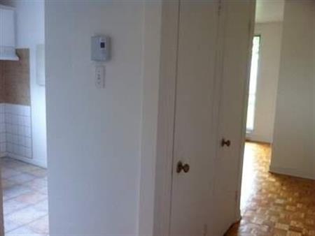 Ste-Foy Grand 3 1/2 Balcon à 1min Pied Hôpital IUCPQ