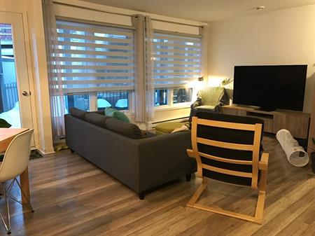 GRAND 41/2 AVEC BALCON ET IMMENSE FENÊTRES