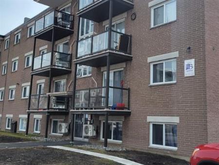 2 CH - 1 SDB - Québec - $1,096 /mo