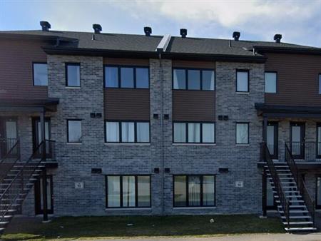 90 Rue Du Britannia (Aylmer) Super Appartement 4 1/2 Dans Quartier Calme