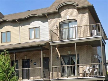 SUPERBE CONDO 1 CC