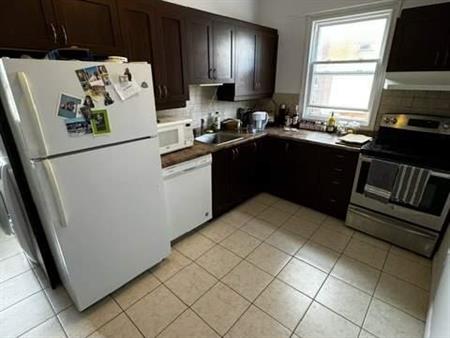 SUPER 2 CH FERMÉES ENSOLEILLE 2 BALCONS AU COEUR DU PLATEAU