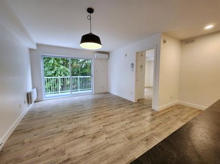 APPARTEMENT**3 ½ Avec BUREAU** à Ste-Foy