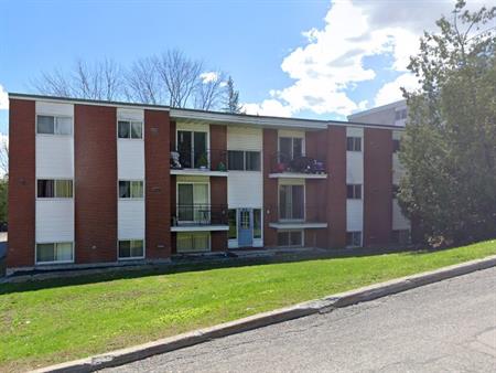 83 Rue Lucien-Brault (Mont-Bleu) Magnifique Appartement De Deux Chambres