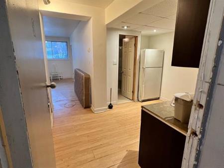 NDG Studio Apt on Fielding St West