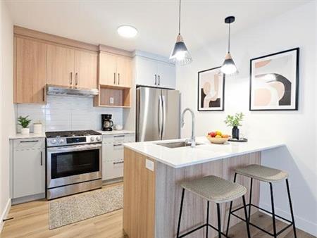 Immeuble - 16 Rue Allen Est, Waterloo 5 1/2 Neuf - Waterloo