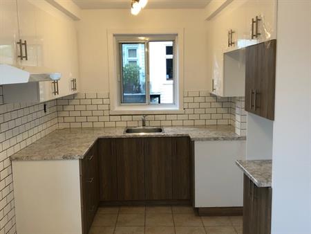 4 ½ Rosemont, Rénové, Eau Chaud, Juillet
