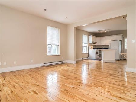 2 CH - 1 SDB - Montréal - $1,795 /mo