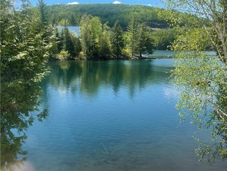 Lake and Mountain house – Mont Tremblant