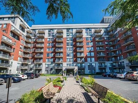 1 Bed 1 Bath A - 5775 Cavendish Boulevard, Montréal