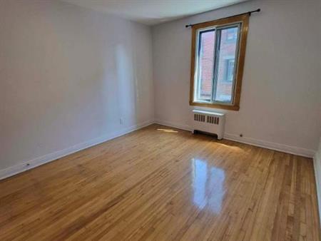 2 CH - 1 SDB - Montréal - $1,400 /mo